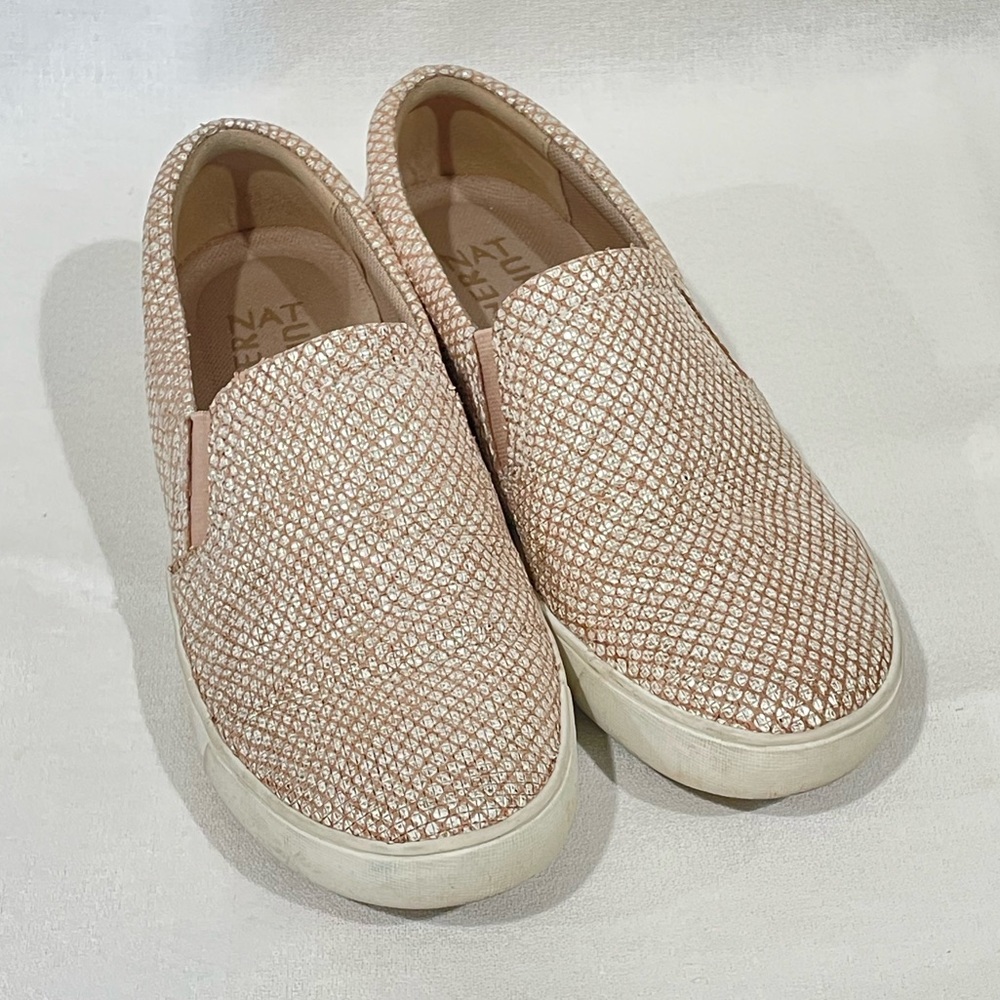 Women’s sneakers
